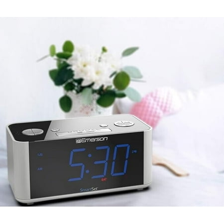 Emerson SmartSet Dual Alarm Clock Radio, USB port for iPhone/iPad/iP